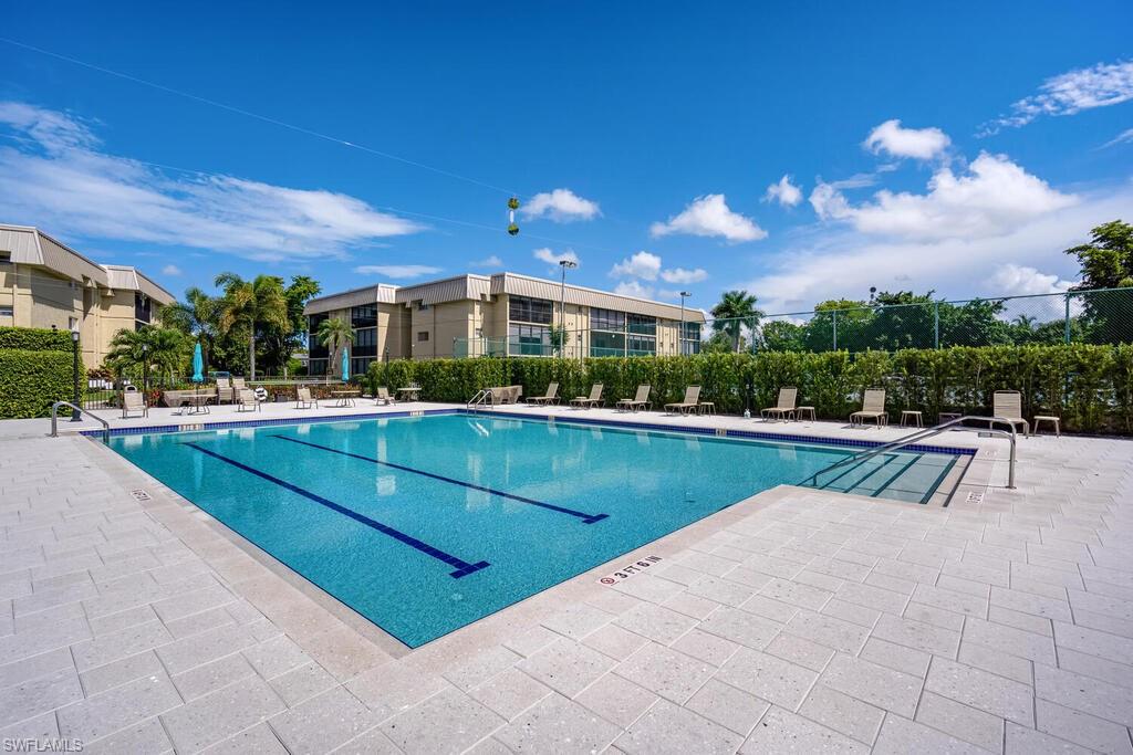 HIDDEN LAKE VILLAS - Residential