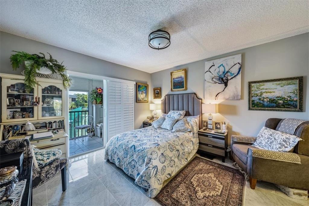 HIDDEN LAKE VILLAS - Residential