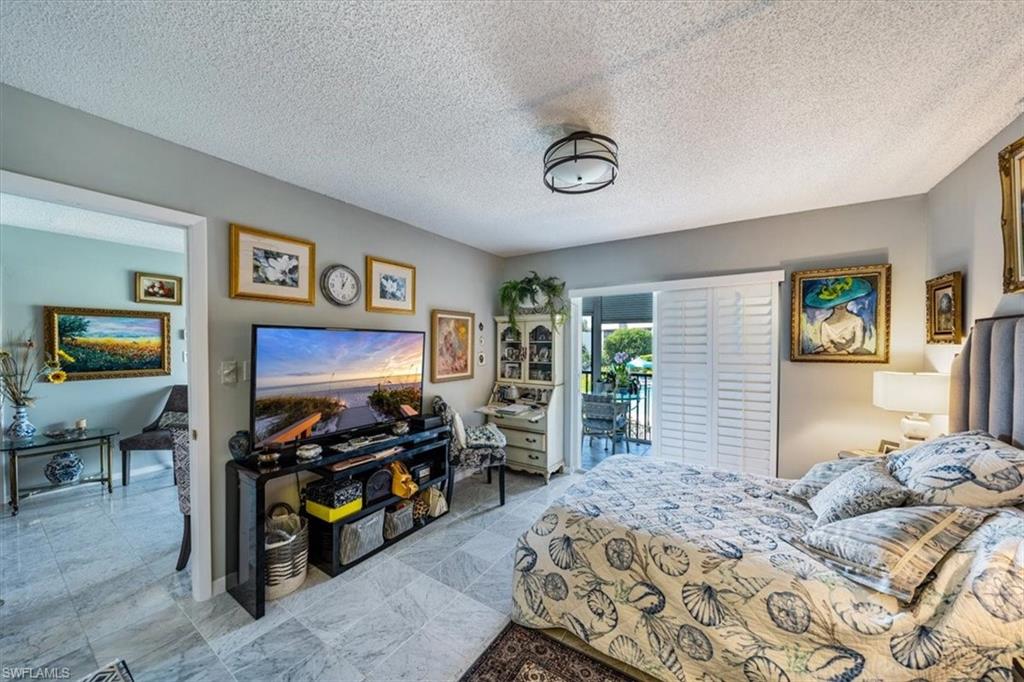 HIDDEN LAKE VILLAS - Residential