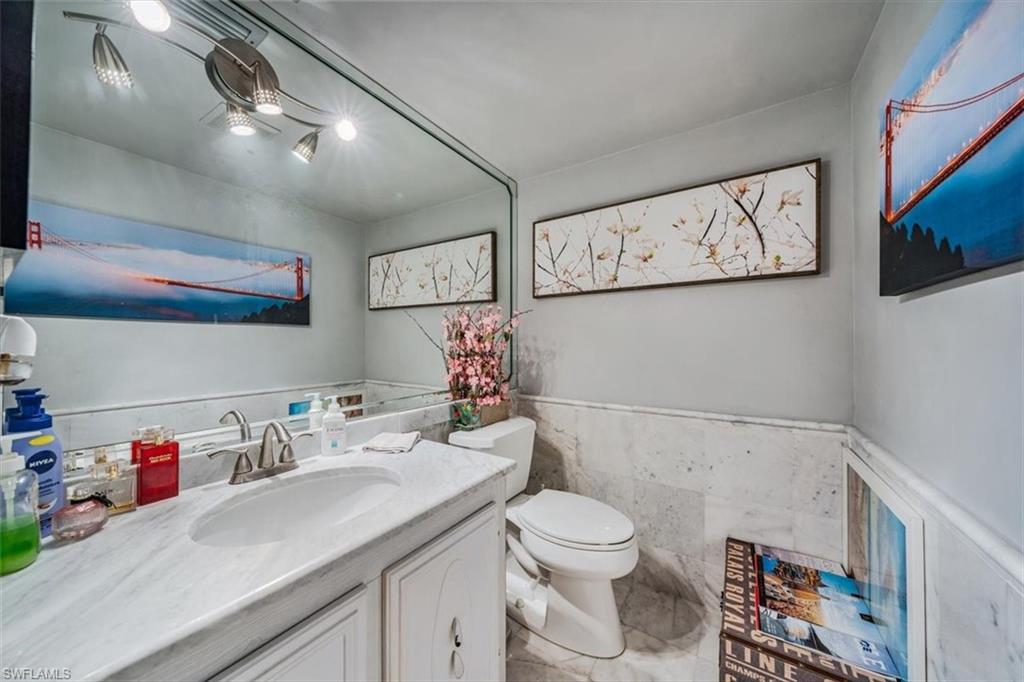 HIDDEN LAKE VILLAS - Residential