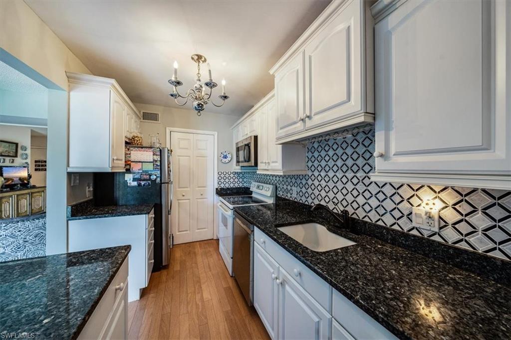 HIDDEN LAKE VILLAS - Residential