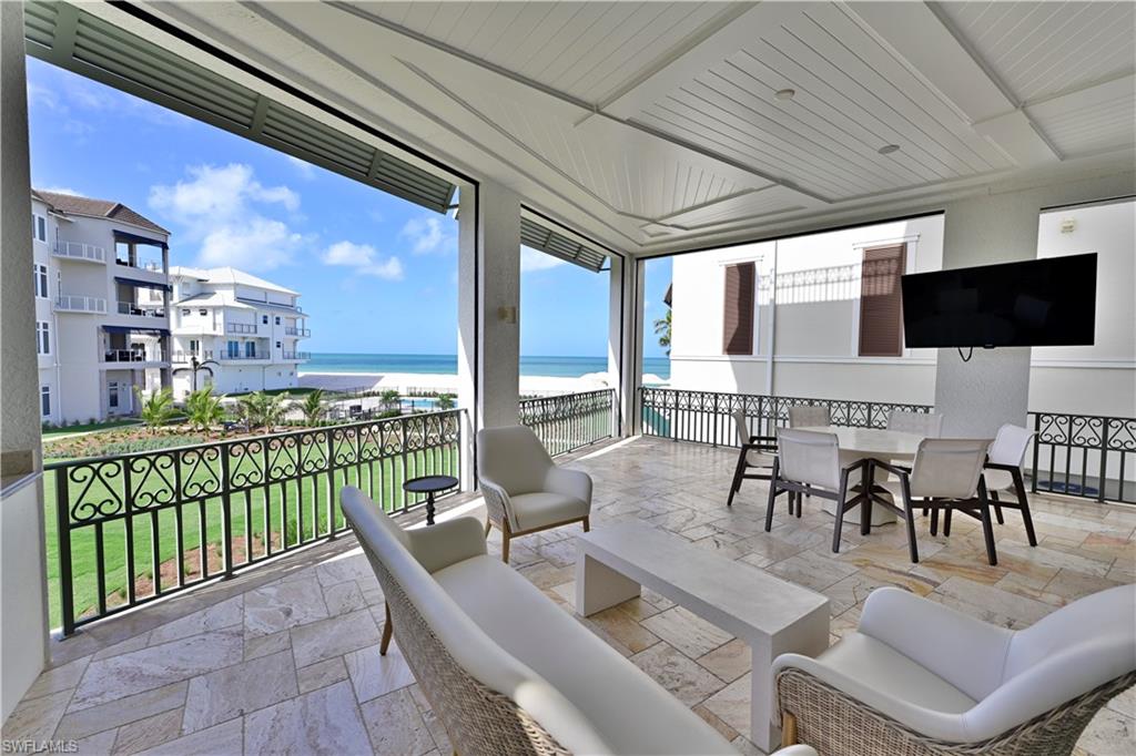 BAREFOOT BEACH - Residential