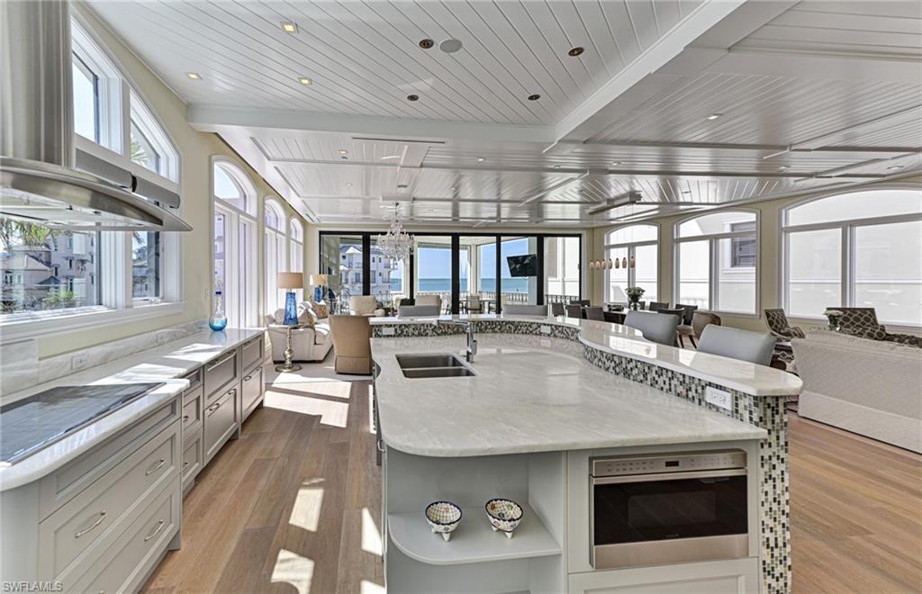 BAREFOOT BEACH - Residential