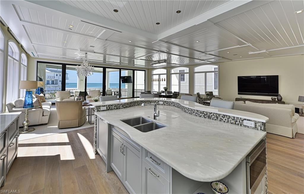 BAREFOOT BEACH - Residential