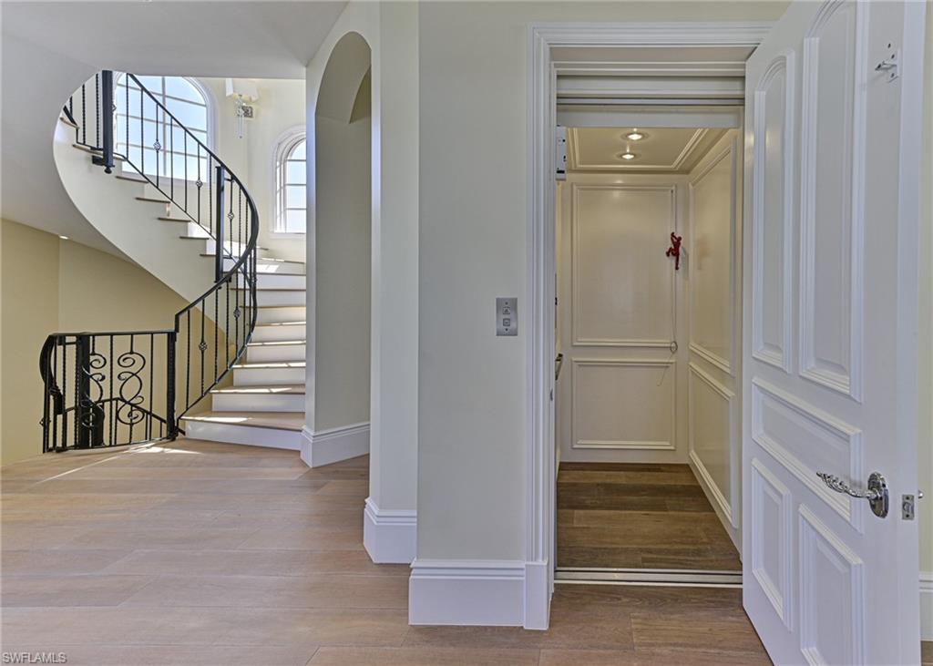 BAREFOOT BEACH - Residential