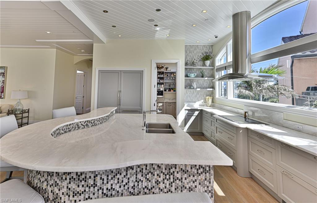 BAREFOOT BEACH - Residential