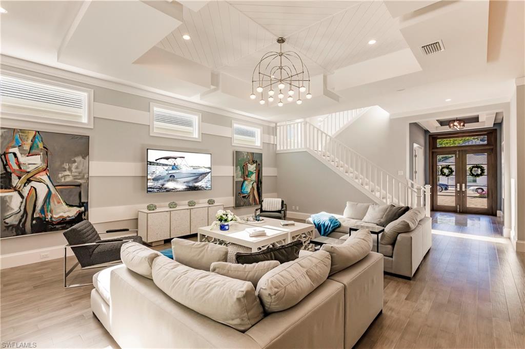 WINDWARD ISLE - Residential