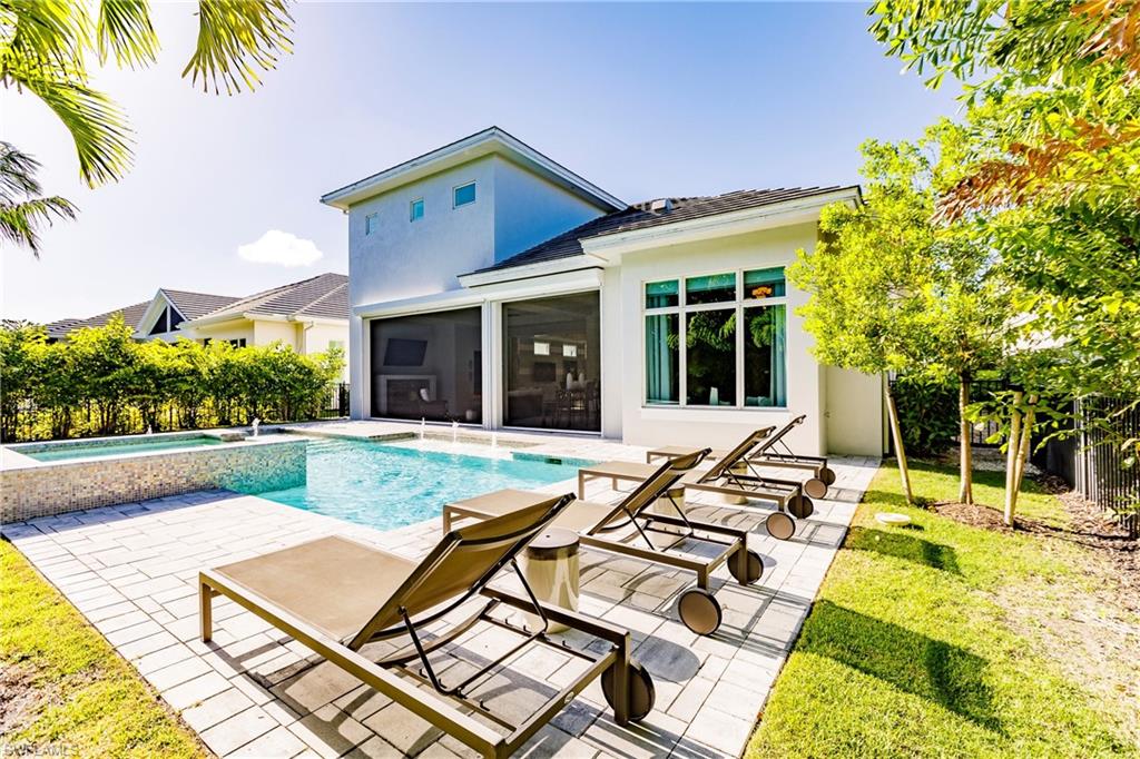 WINDWARD ISLE - Residential