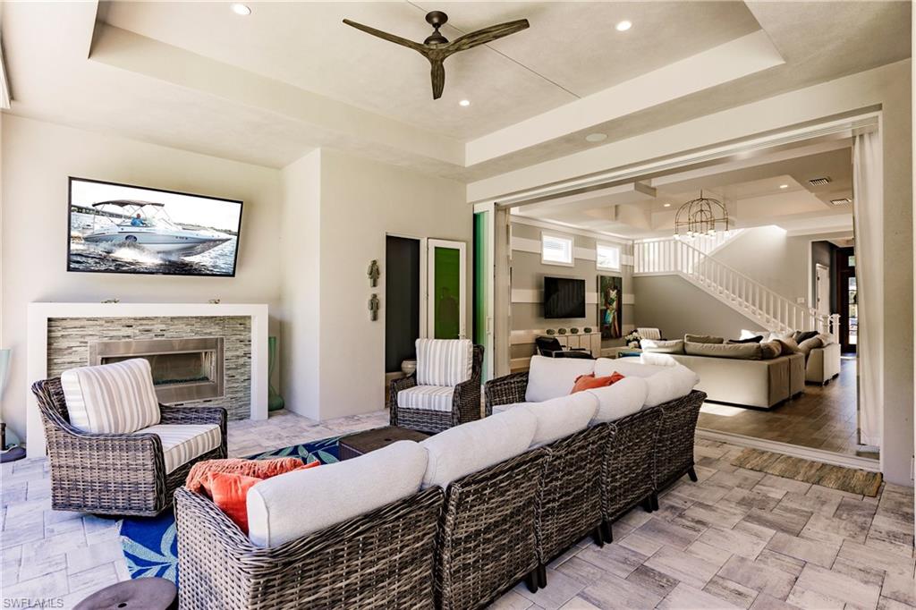 WINDWARD ISLE - Residential