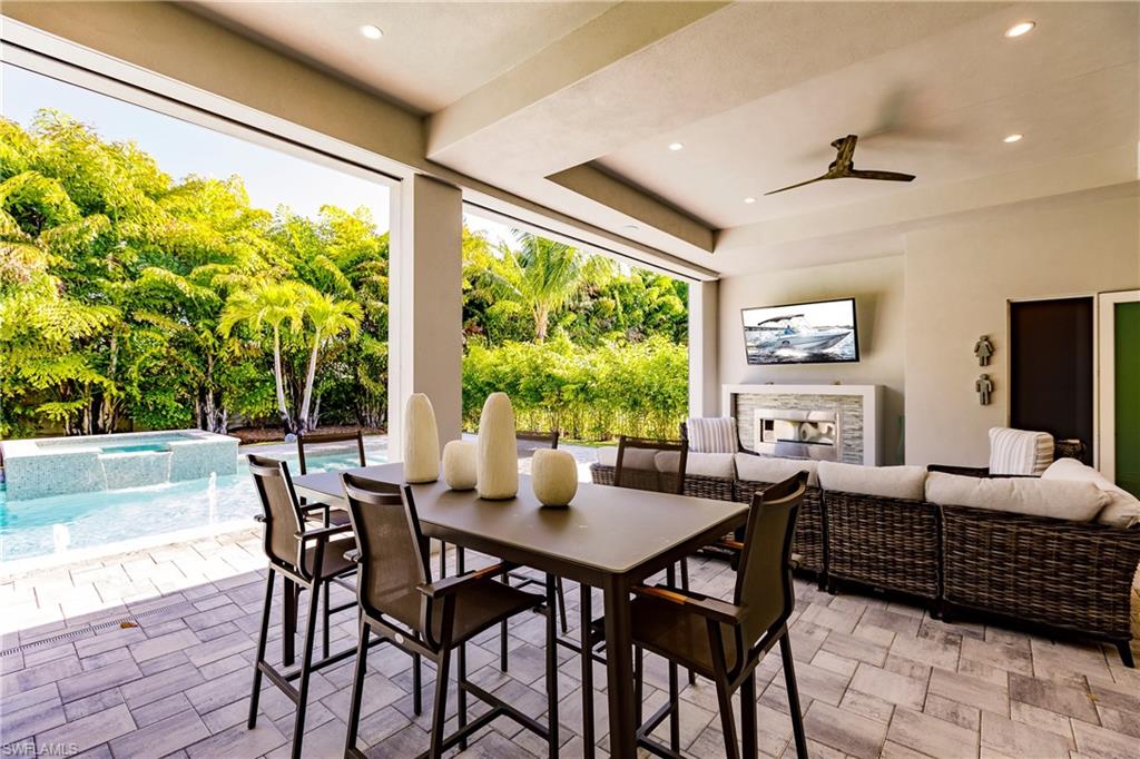 WINDWARD ISLE - Residential