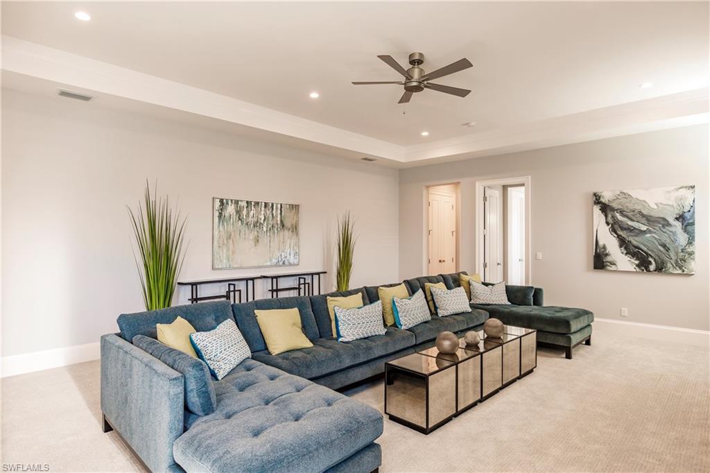 WINDWARD ISLE - Residential