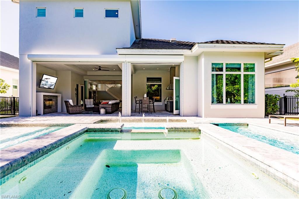 WINDWARD ISLE - Residential