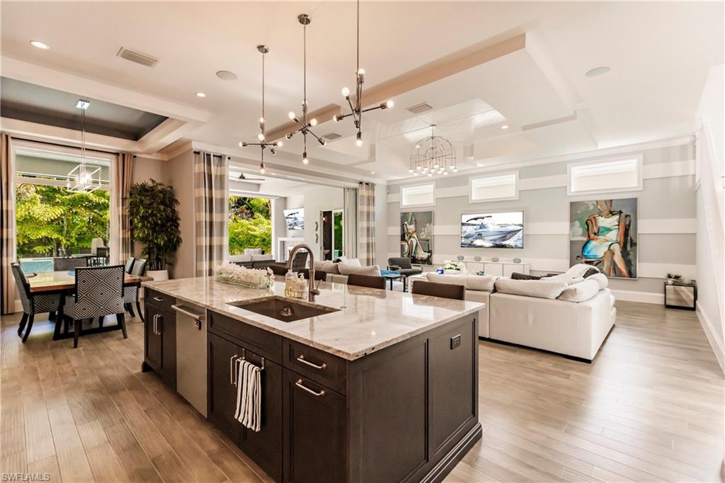 WINDWARD ISLE - Residential