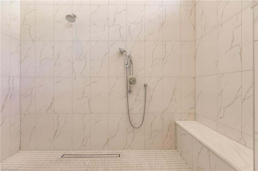 WINDWARD ISLE - Residential