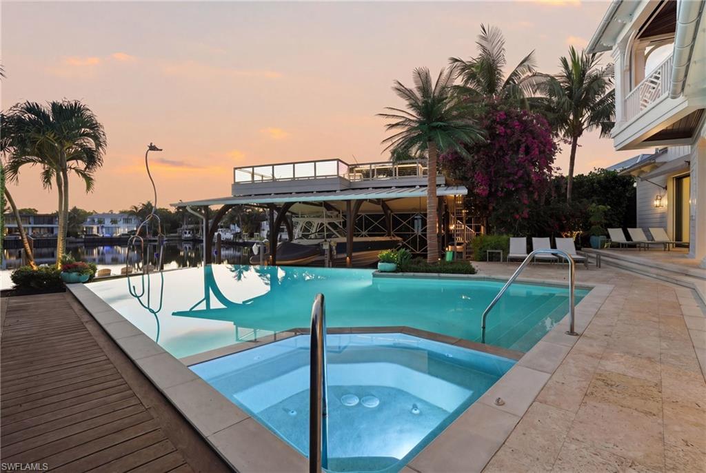 AQUALANE SHORES - Residential
