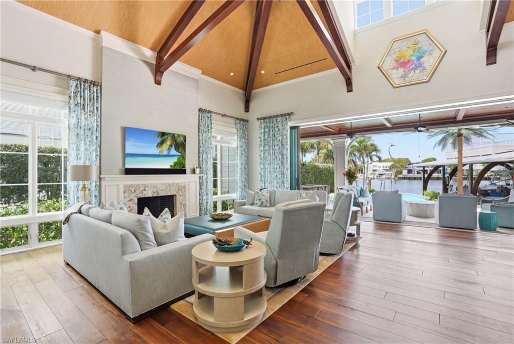 AQUALANE SHORES - Residential