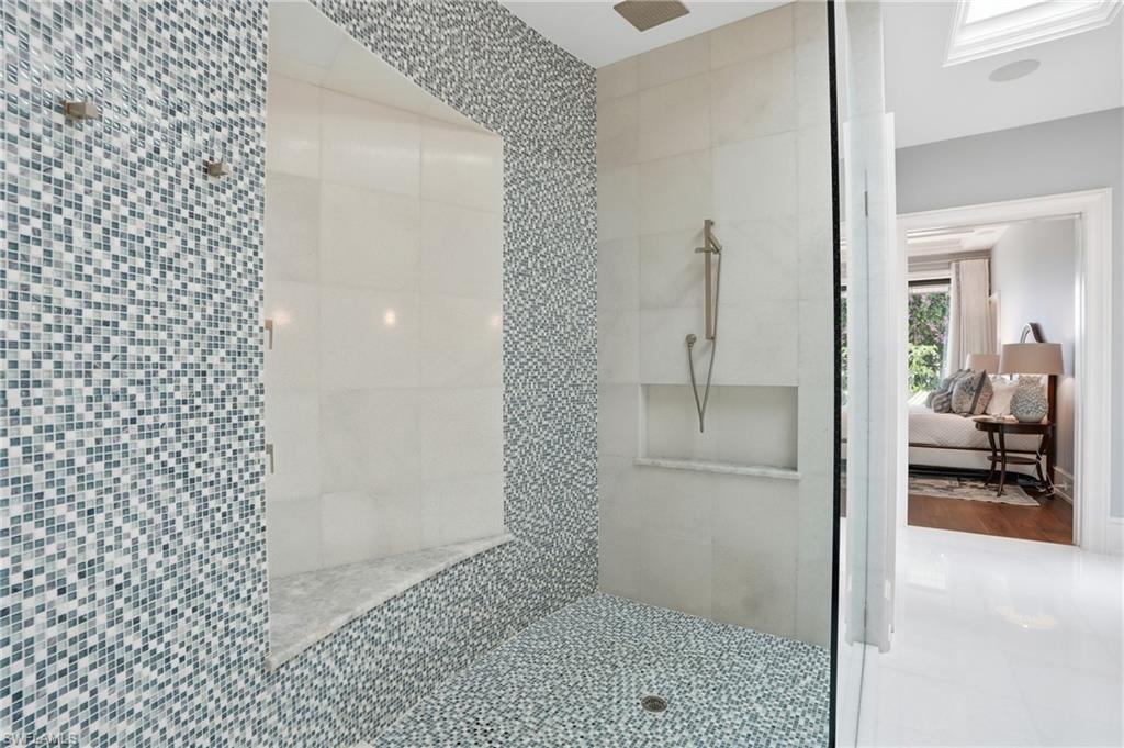 AQUALANE SHORES - Residential