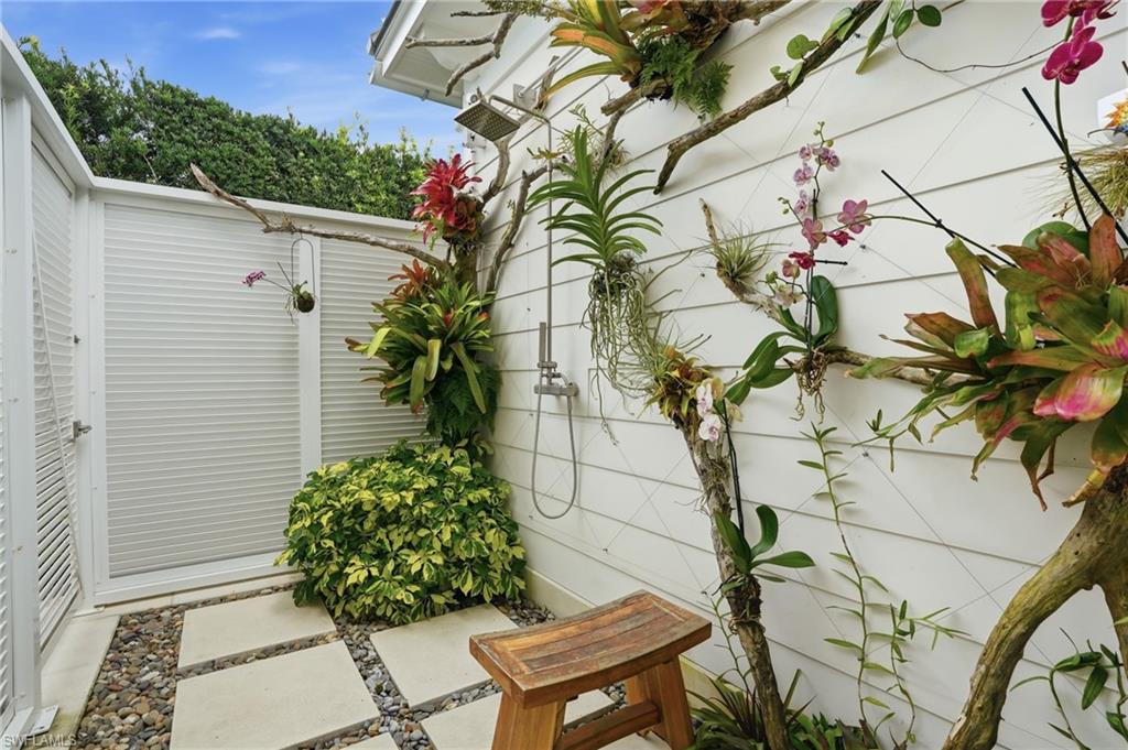AQUALANE SHORES - Residential
