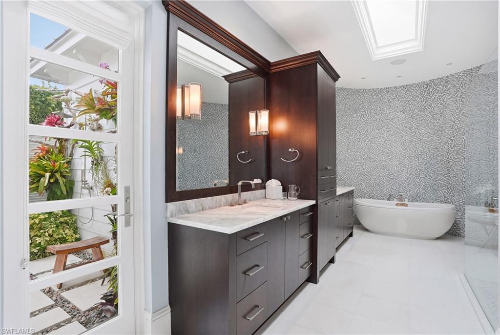 AQUALANE SHORES - Residential