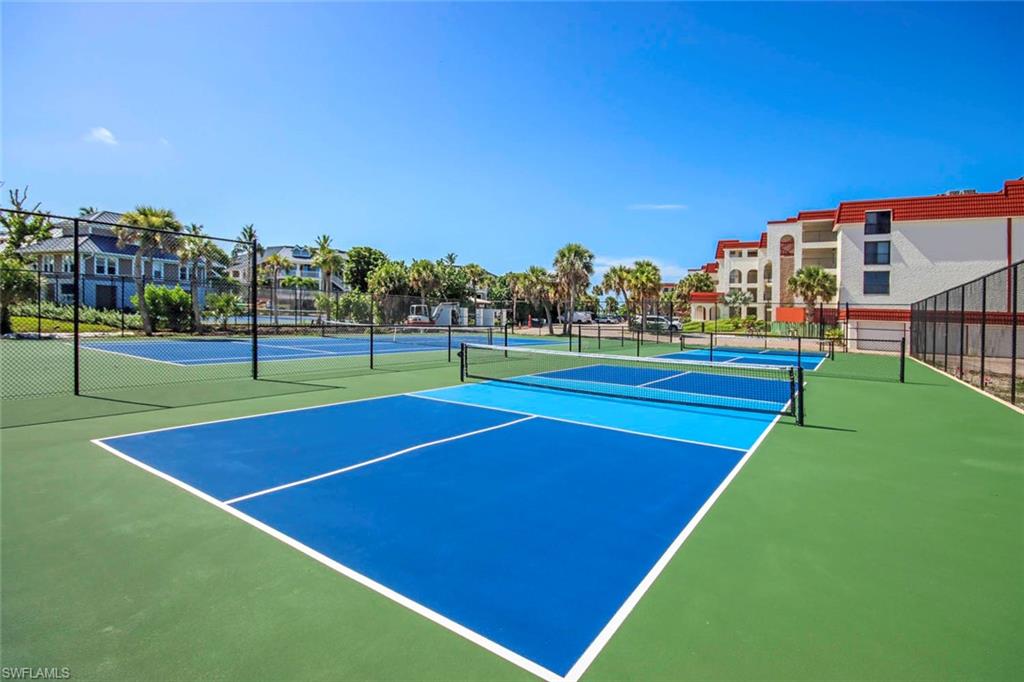 POINTE SANTO DE SANIBEL CONDO - Residential