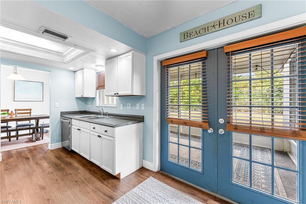 SAN CARLOS PARK - Residential