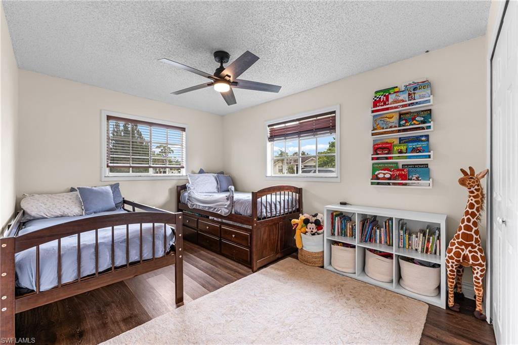 SAN CARLOS PARK - Residential