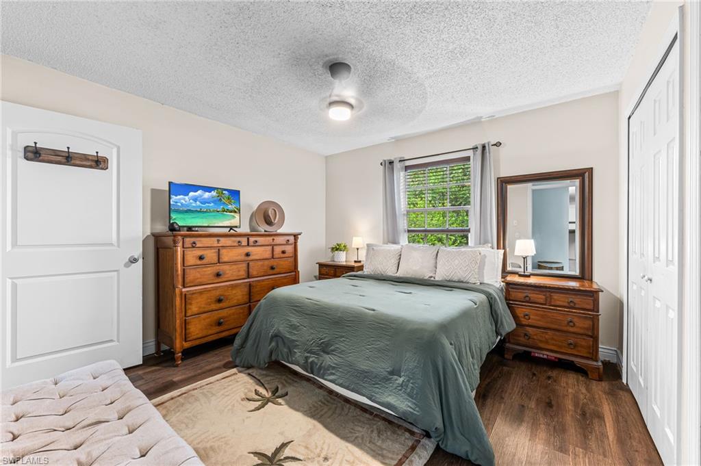 SAN CARLOS PARK - Residential