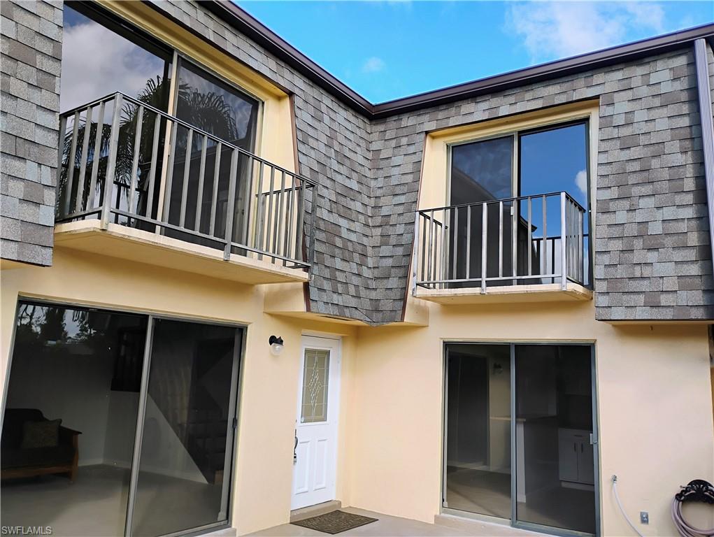 PARKWOODS TOWNHOUSE COMMUNITY - Residential