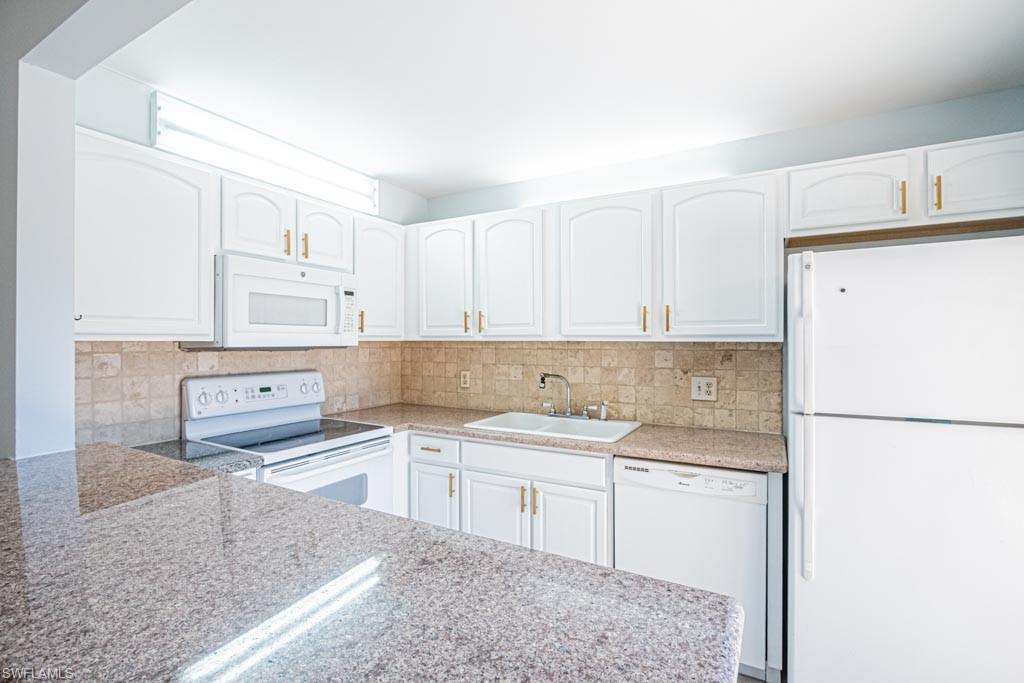 PARKWOODS TOWNHOUSE COMMUNITY - Residential