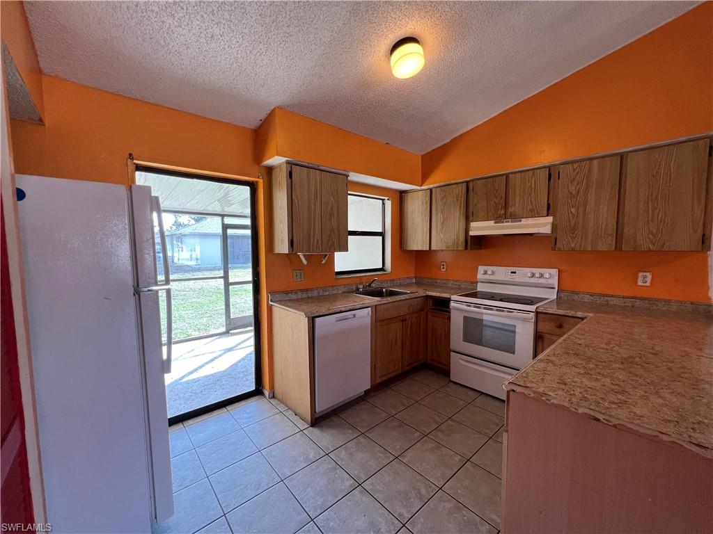 SAN CARLOS PARK - Residential