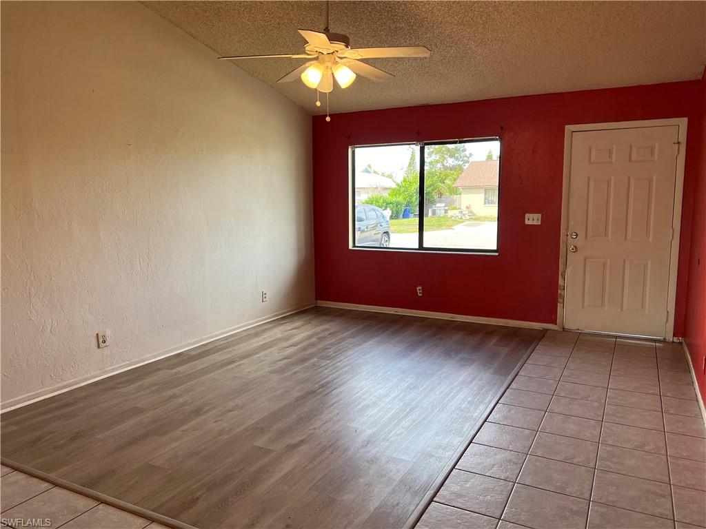 SAN CARLOS PARK - Residential