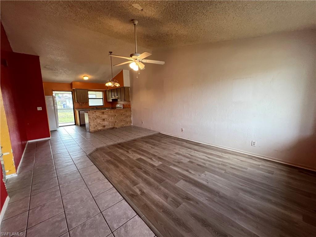 SAN CARLOS PARK - Residential