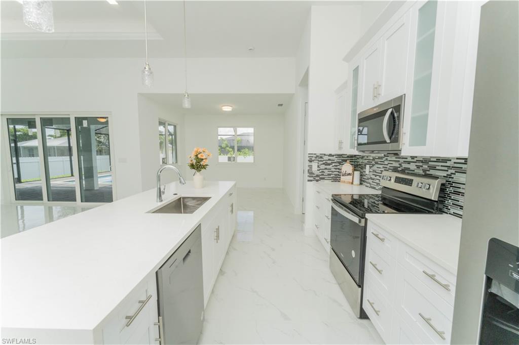 3923 NW 38th ST