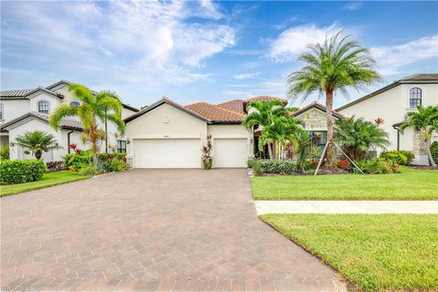 2098 Antigua LN NAPLES FL 34120