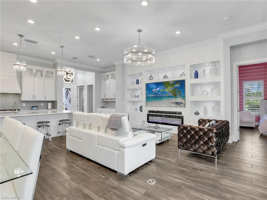 CORKSCREW ESTATES - Residential