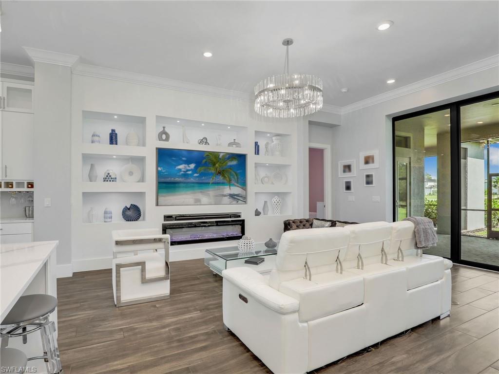 CORKSCREW ESTATES - Residential