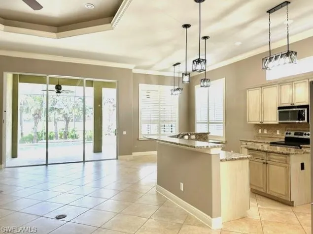 Bonita Springs, Florida 34135, United States, 3 Bedrooms Bedrooms, ,2 BathroomsBathrooms,Residential,Contingent,48225