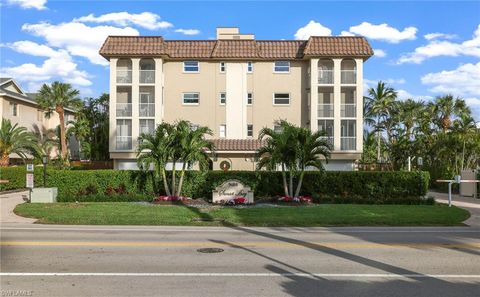 9486 Gulf Shore DR A101 NAPLES FL 34108