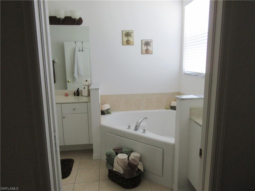 CORAL LAKES - Residential