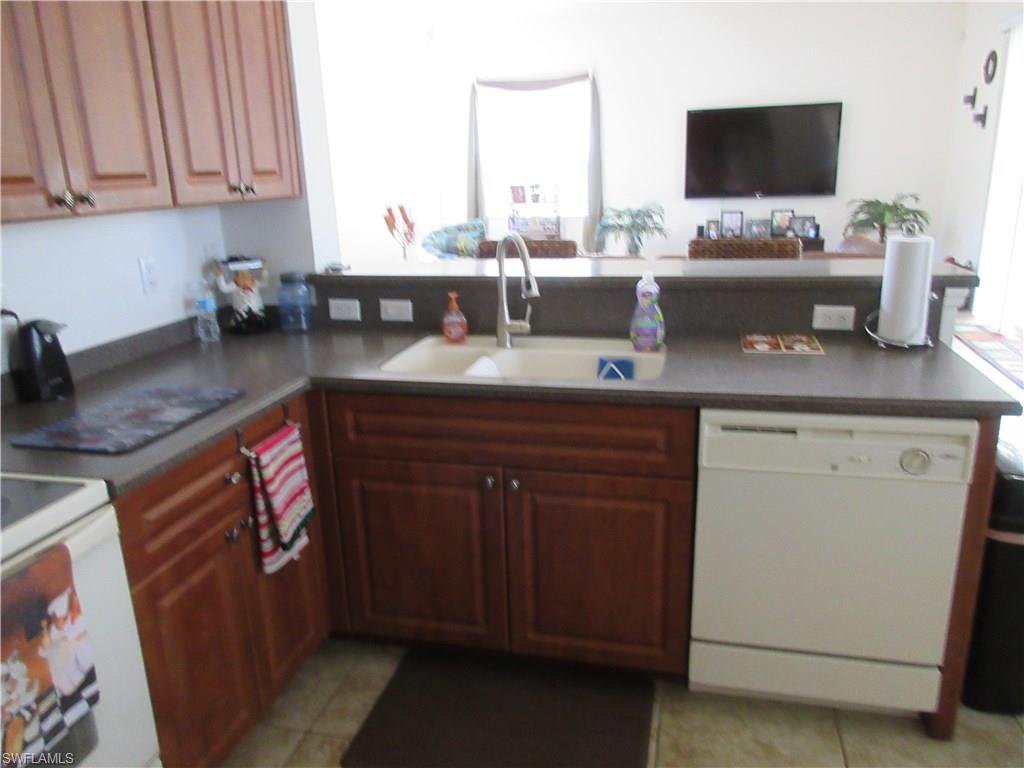 CORAL LAKES - Residential