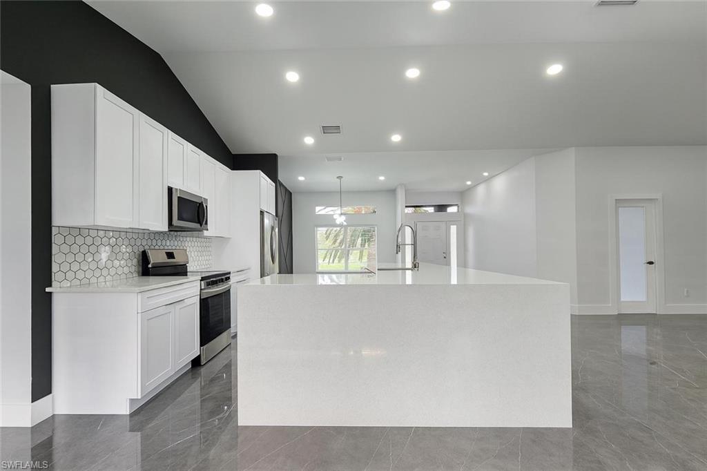 CAPE CORAL - Residential Lease