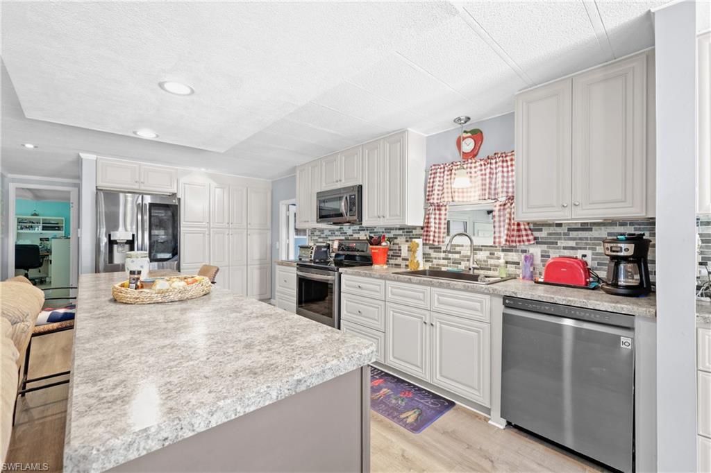 IMPERIAL HARBOR - Residential