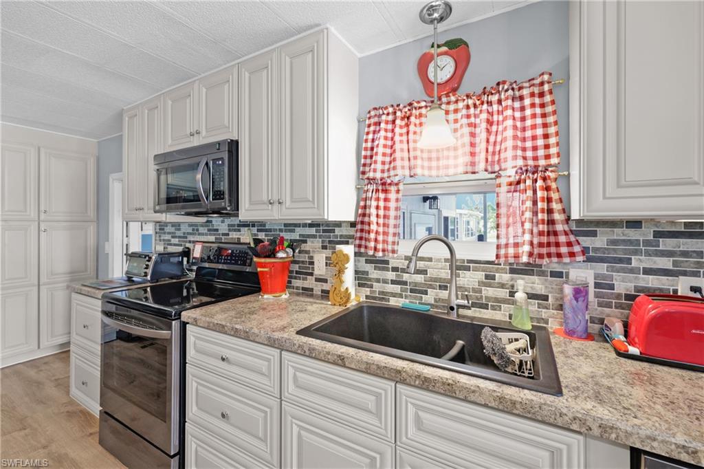 IMPERIAL HARBOR - Residential