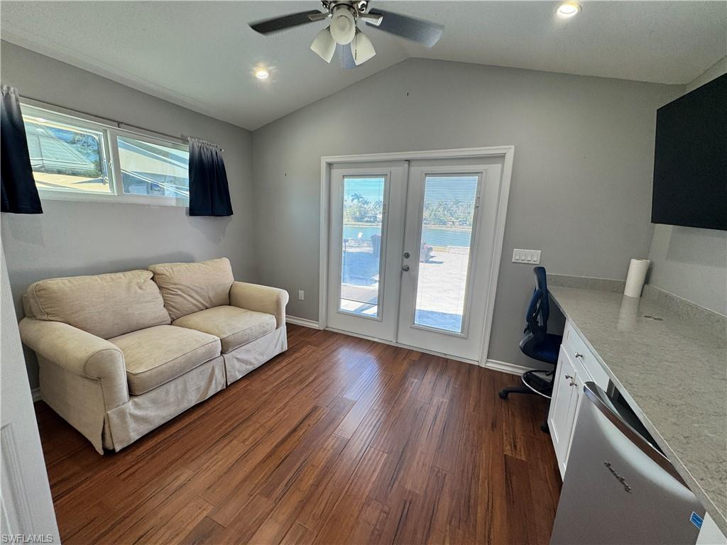 RIVERBEND MOTORCOACH RESORT - Land