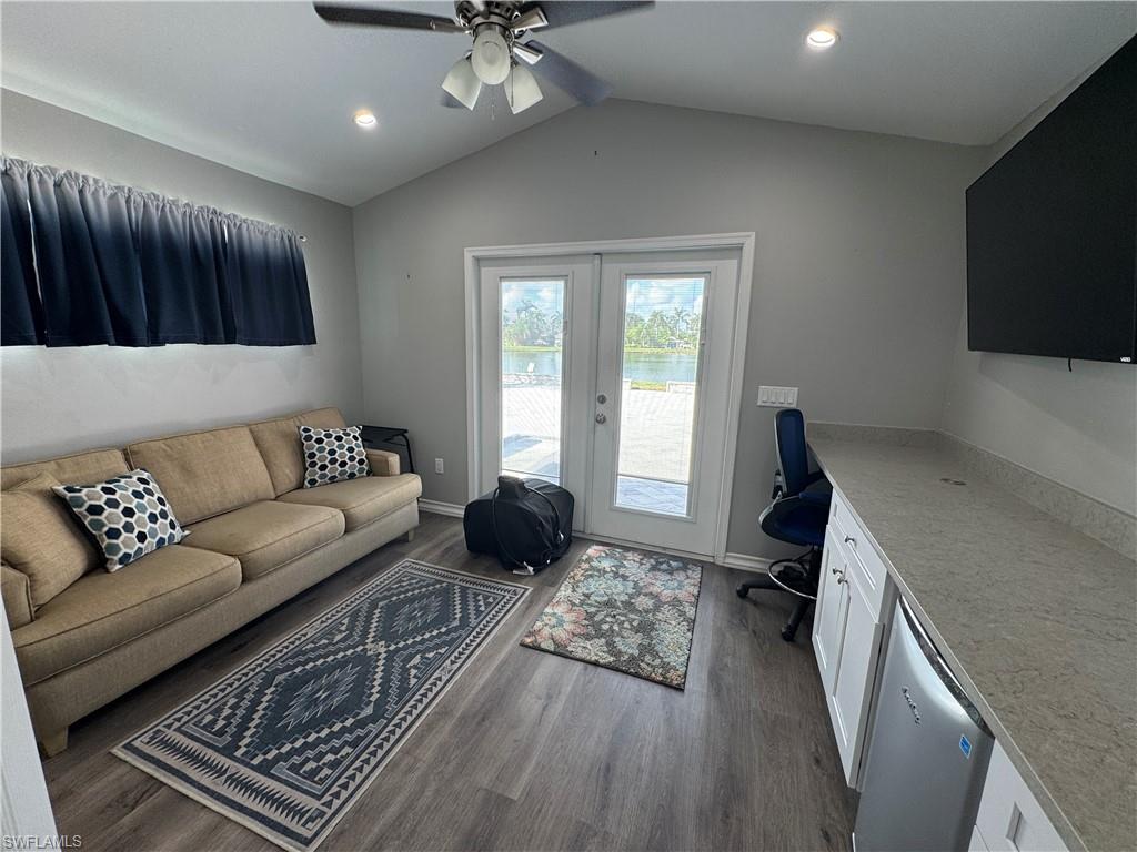 RIVERBEND MOTORCOACH RESORT - Land