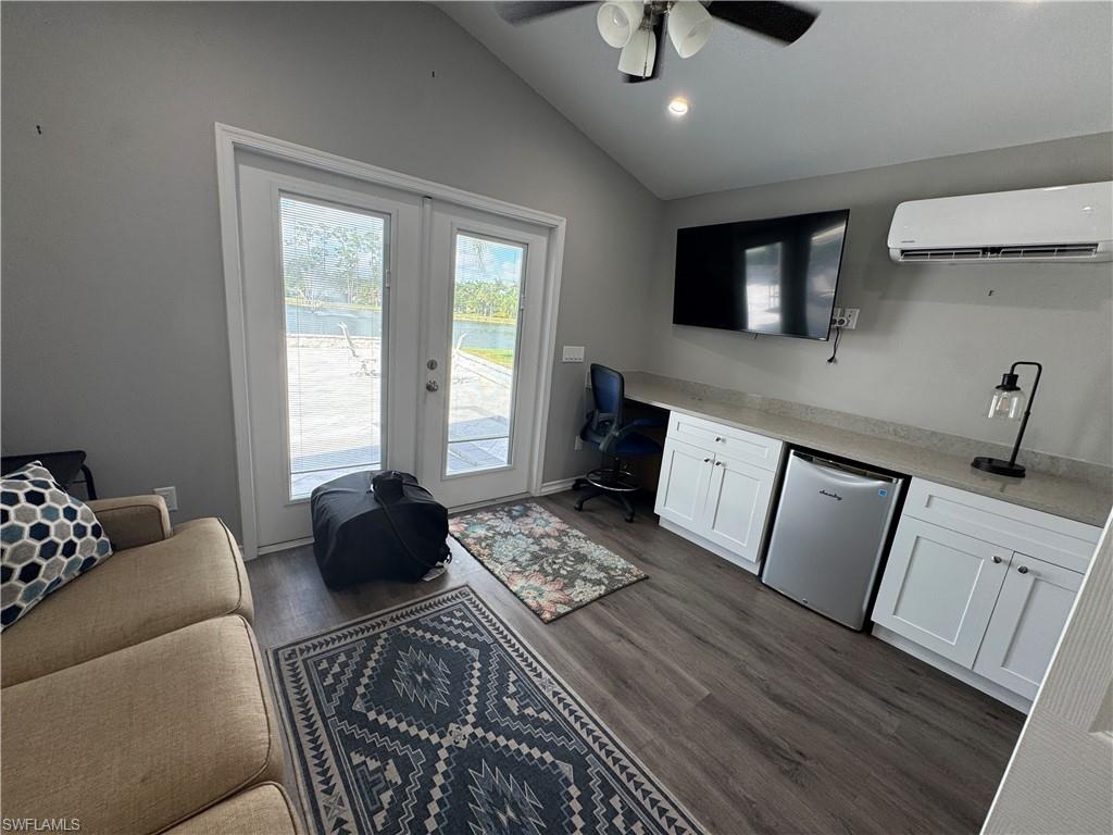 RIVERBEND MOTORCOACH RESORT - Land