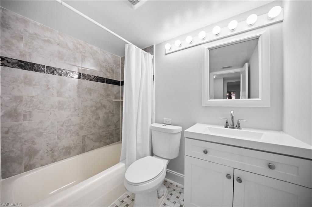 COLONNADE CLUB - Residential Lease