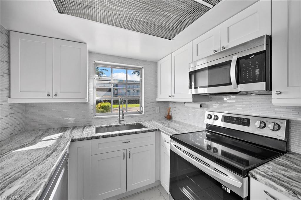 COLONNADE CLUB - Residential Lease