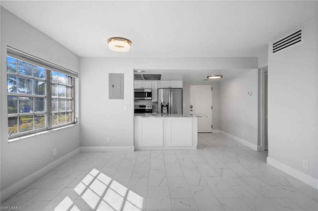 COLONNADE CLUB - Residential Lease