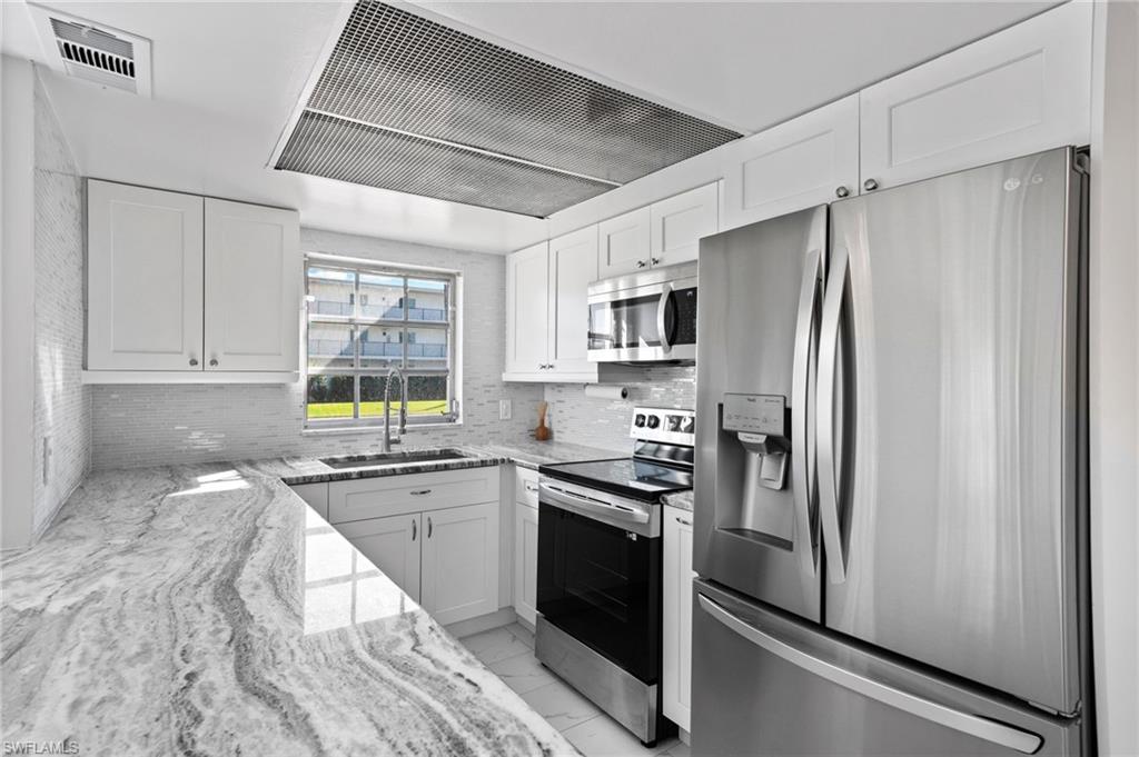 COLONNADE CLUB - Residential Lease